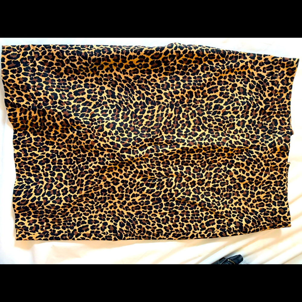 Leopard print pencil skirt